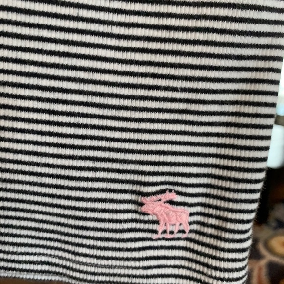 Abercrombie tee and sweatshirt duo! 😜 - Picture 8 of 9